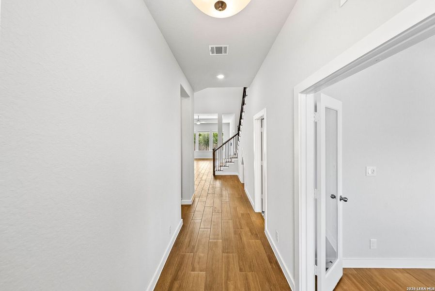 Spacious, unfurnished interior of a new home in Davis Ranch 60', San Antonio (Image 56).