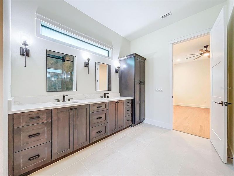 Furnished interior view inside a new home in , Tampa (Image 33).