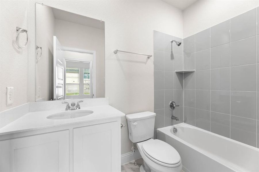 1963 Gentle Oak-Bathroom-2