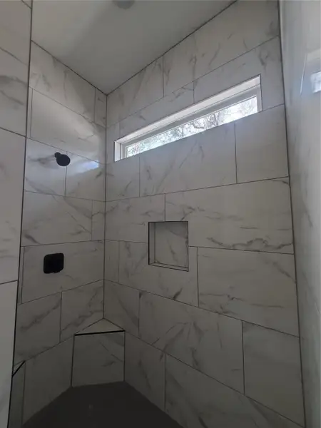 MARBLE-STYLE TILE STAND-ALONE 10' SHOWER.
