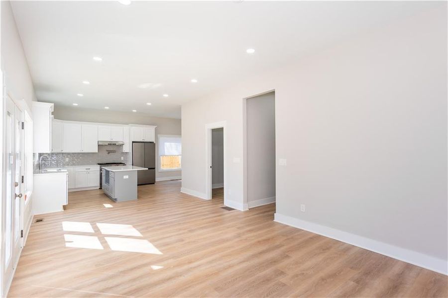 Spacious, unfurnished interior of a new home in , East Point (Image 31).