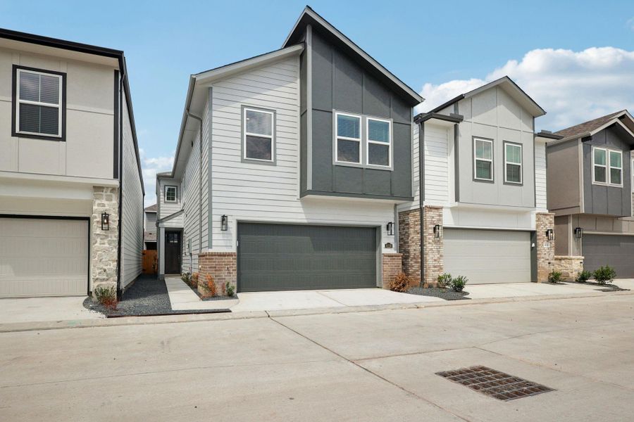 Photo is not of the actual home, but is an inspirational photo of builder’s model home and may depict options, furnishings, and/or decorator features that are not included Photo is not of the actual home, but is an inspirational photo of builder’s model home and may depict options, furnishings, and/or decorator features that are not included