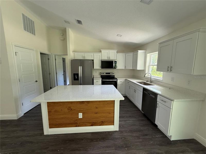 Furnished interior view inside a new home in , Dunnellon (Image 10).