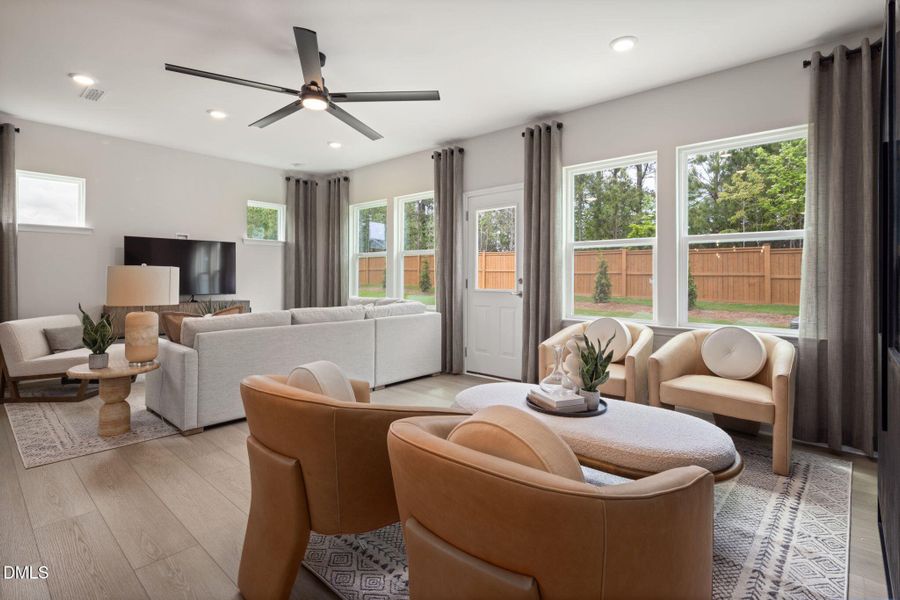 Everton Cooper (7) Everton Cooper (7)