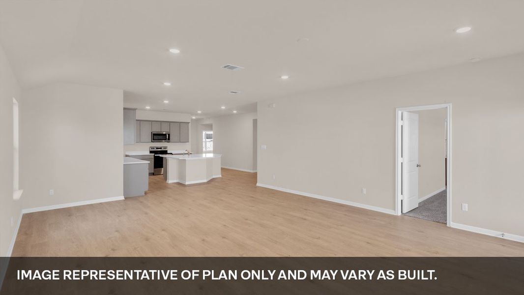 Spacious, unfurnished interior of a new home in Thunder Rock, Marble Falls (Image 18).