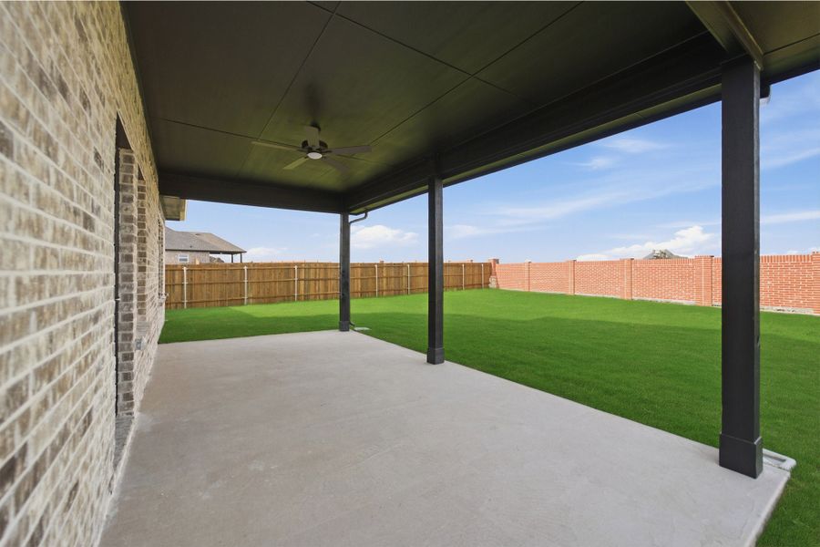 Exterior details and patio area of a home in Saddlebrook Estates, Waxahachie (Image 4). Exterior details and patio area of a home in Saddlebrook Estates, Waxahachie (Image 4).