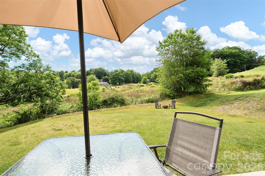 Exterior details and patio area of a home in Valleywood Farms, Waynesville (Image 4).