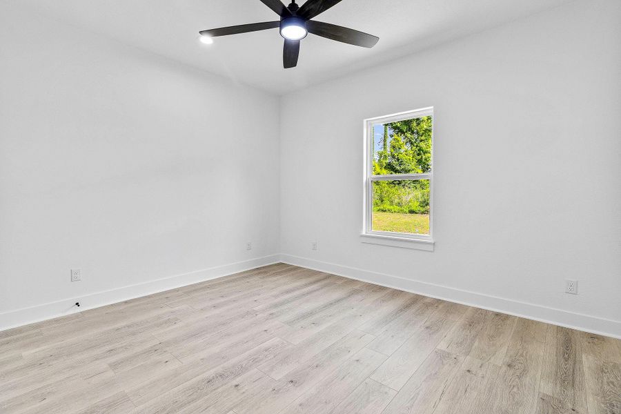 Spacious, unfurnished interior of a new home in , Onalaska (Image 36).