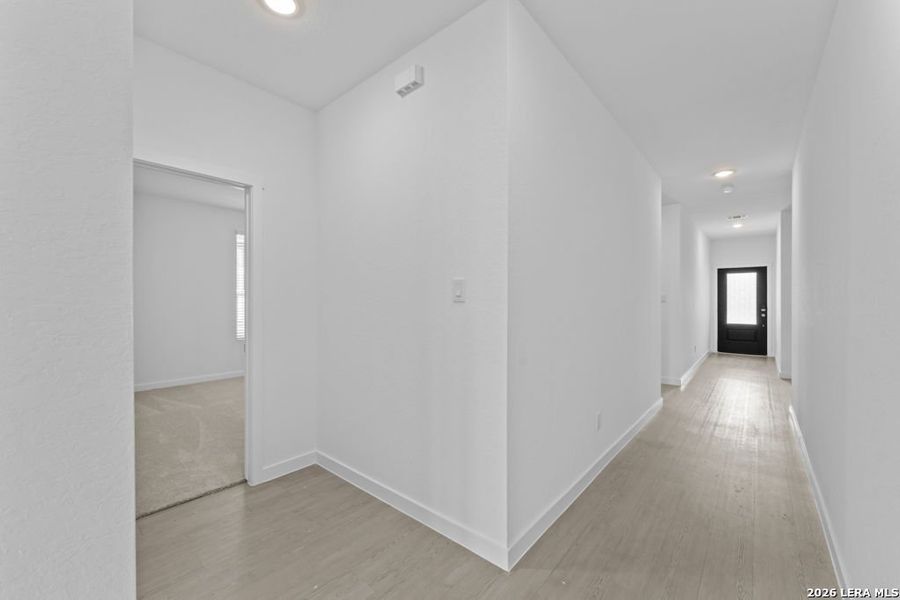 Spacious, unfurnished interior of a new home in Espada, San Antonio (Image 22).