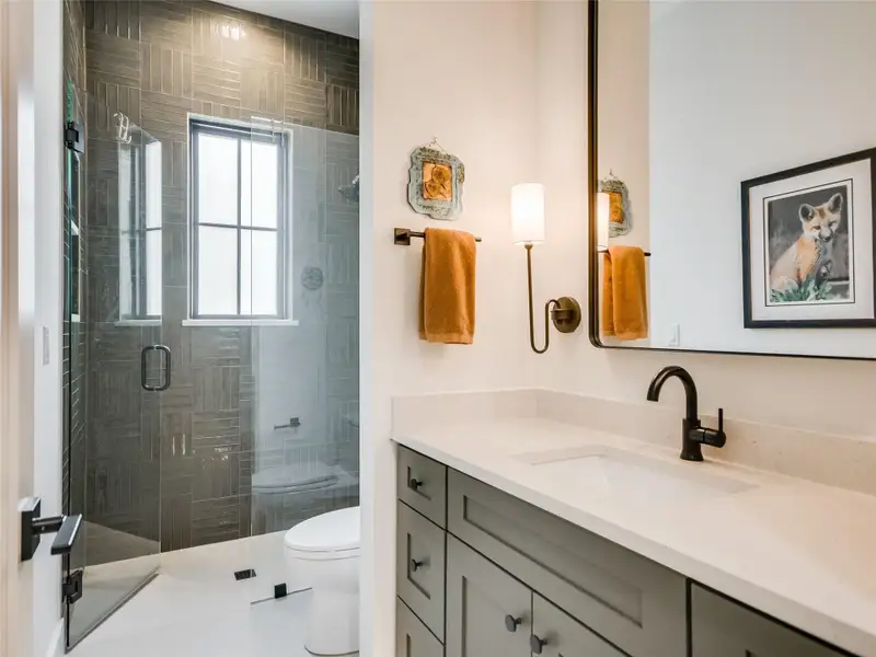 Main level Guest bath