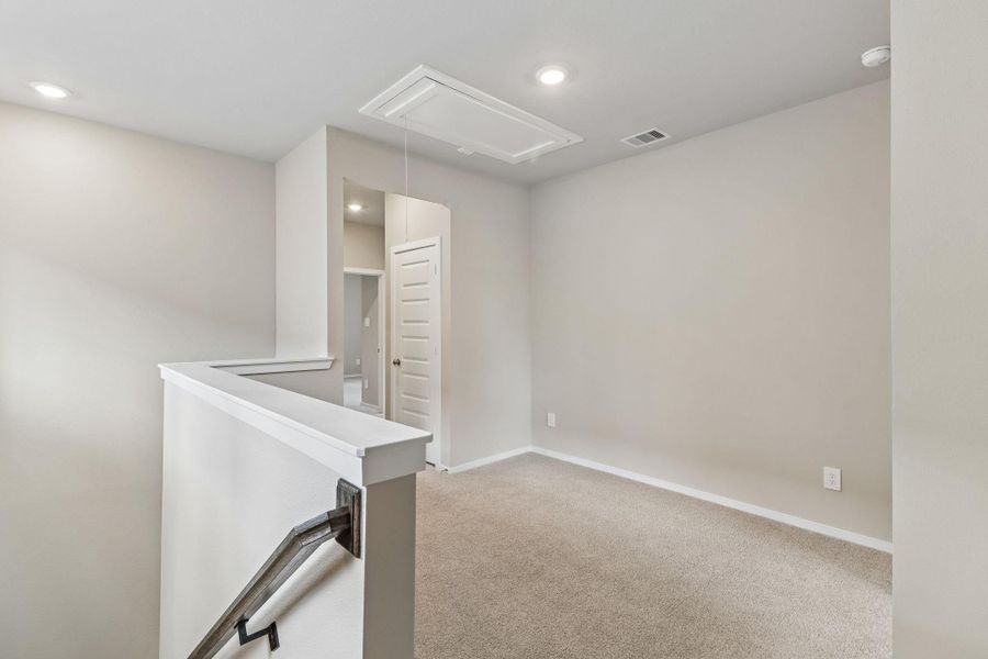 Spacious, unfurnished interior of a new home in Parkway Commons - City Series, Missouri City (Image 31).