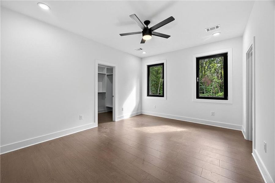 Spacious, unfurnished interior of a new home in , Auburn (Image 35).
