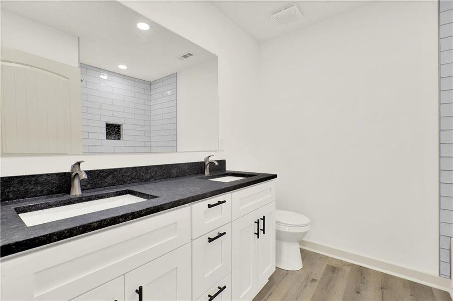 Furnished interior view inside a new home in , Calhoun (Image 9).