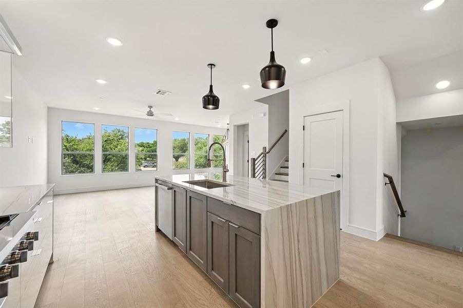 The chef will never be left out of the party in this fantastic kitchen! The chef will never be left out of the party in this fantastic kitchen!