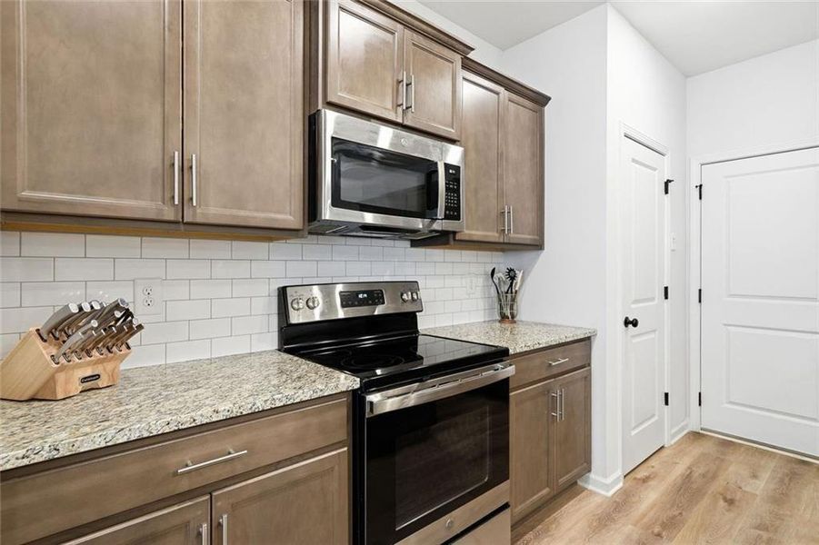 Furnished interior view inside a new home in , Jasper (Image 6).