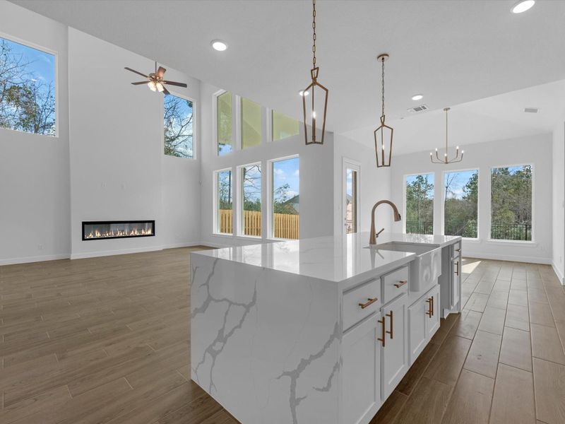 Representative image. Features, selections and colors may vary.