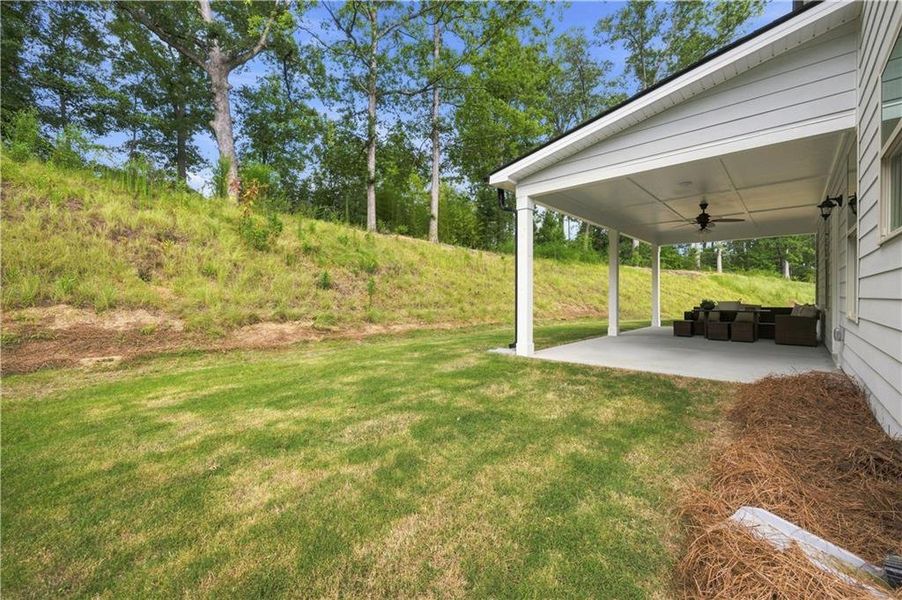 Exterior details and patio area of a home in Hamilton Lakes, Lawrenceville (Image 3).