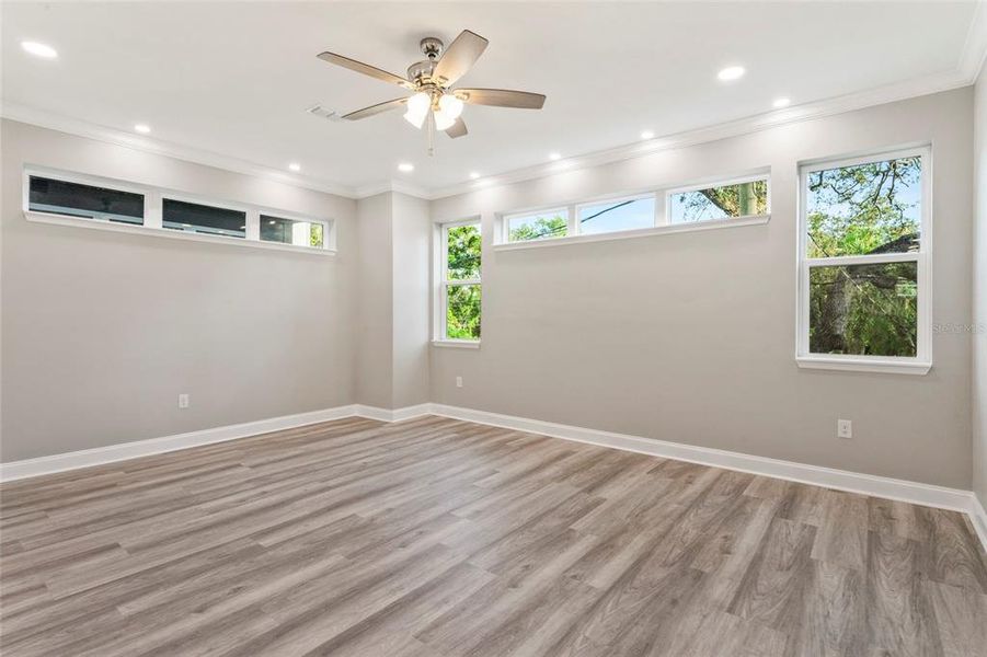 Spacious, unfurnished interior of a new home in , Tampa (Image 21).