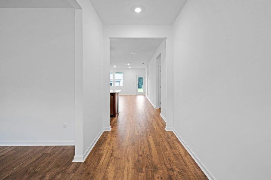 Spacious, unfurnished interior of a new home in Windance Lake, Loganville (Image 25). Spacious, unfurnished interior of a new home in Windance Lake, Loganville (Image 25).