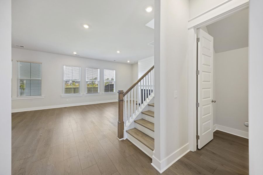 Spacious, unfurnished interior of a new home in , Summerville (Image 42).