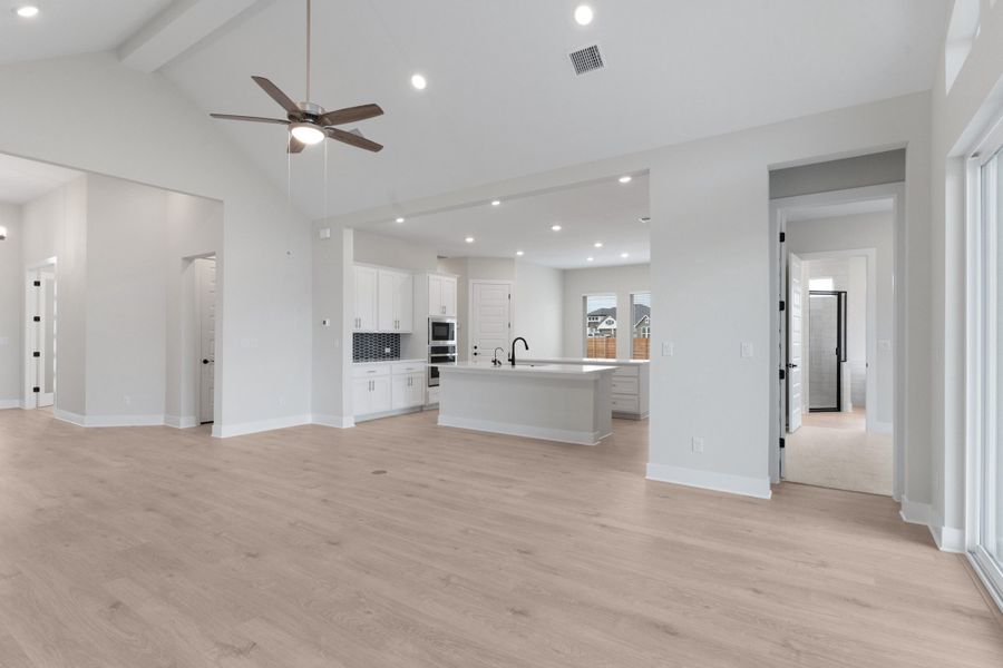 Spacious, unfurnished interior of a new home in Broken Oak, Georgetown (Image 44).