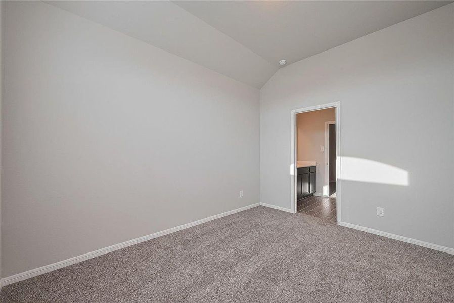 Spacious, unfurnished interior of a new home in River Ranch, Dayton (Image 19).