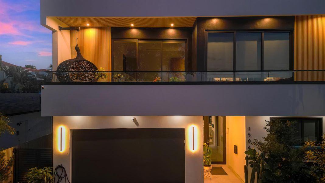 Exterior details and patio area of a home in , Fort Lauderdale (Image 40).