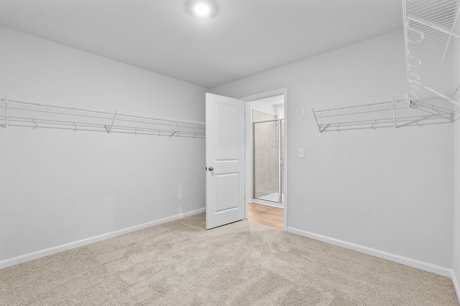 Spacious, unfurnished interior of a new home in Hanes Lake, Winston-Salem (Image 31). Spacious, unfurnished interior of a new home in Hanes Lake, Winston-Salem (Image 31).