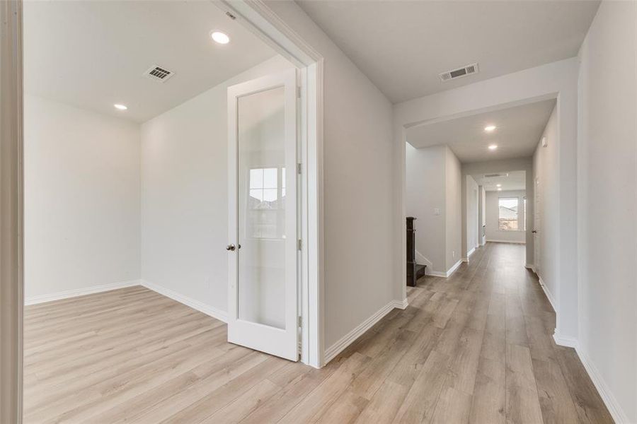 Spacious, unfurnished interior of a new home in Villages of Hurricane Creek, Anna (Image 22).