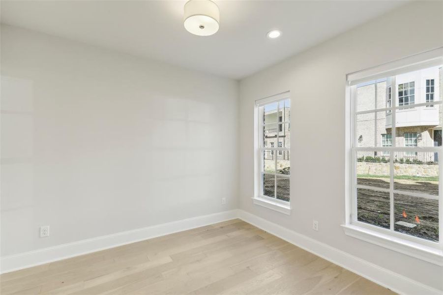 Guest bedroom - first floor