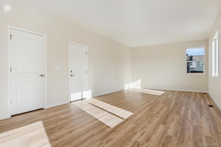 Spacious, unfurnished interior of a new home in Farmlore, Brighton (Image 19).