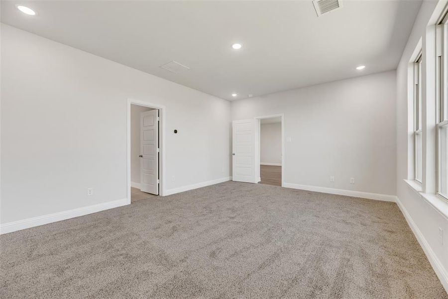 Spacious, unfurnished interior of a new home in Arbors at Legacy Hills, Celina (Image 28).