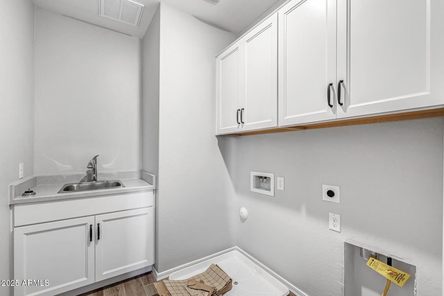 23)LAUNDRY ROOM 23)LAUNDRY ROOM