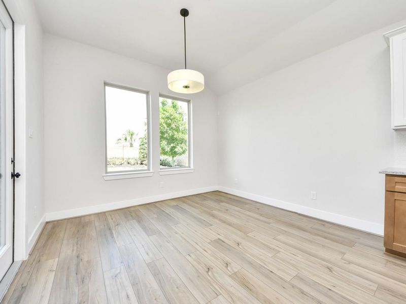 Spacious, unfurnished interior of a new home in Lago Mar, Texas City (Image 37).