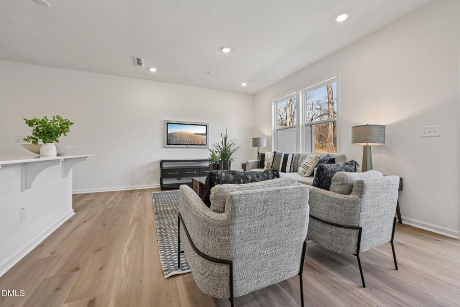 12-web-or-mls-Malbec Dr-S1102-012