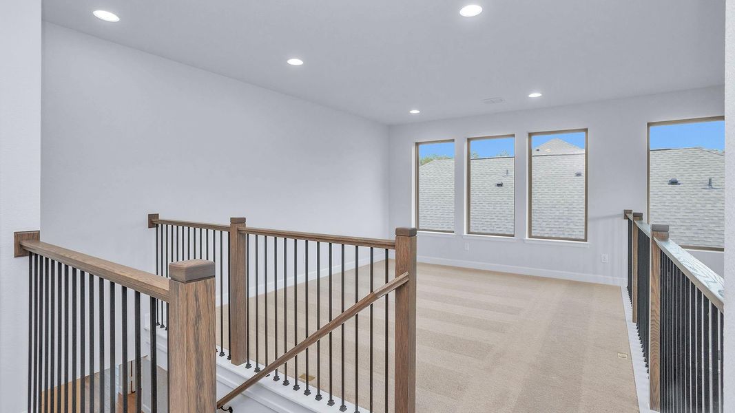 Spacious, unfurnished interior of a new home in The Highlands 45', Porter (Image 10).