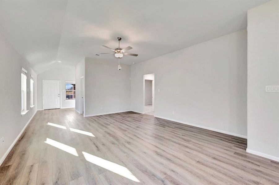 Spacious, unfurnished interior of a new home in ValleyBrooke, Mesquite (Image 19). Spacious, unfurnished interior of a new home in ValleyBrooke, Mesquite (Image 19).