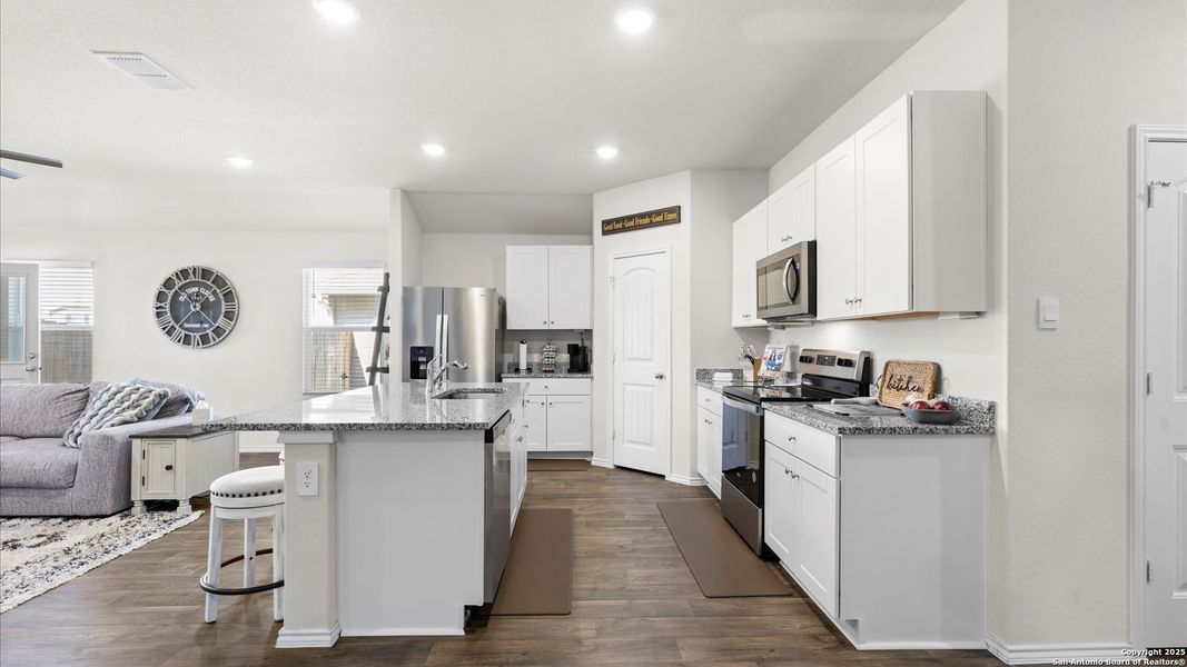Furnished interior view inside a new home in Arroyo Ranch, Seguin (Image 9).