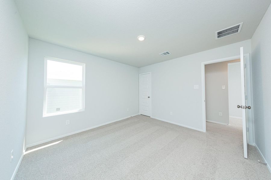 Spacious, unfurnished interior of a new home in Townsend Reserve, Splendora (Image 18).