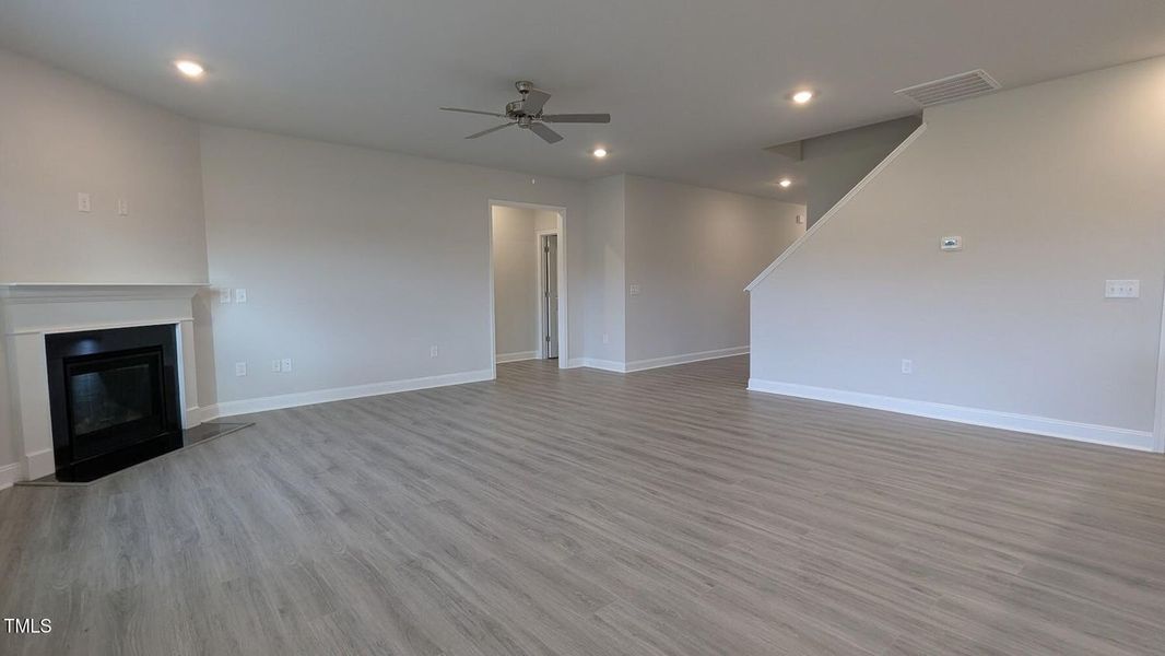 Spacious, unfurnished interior of a new home in Harvest Creek, Nashville (Image 12).