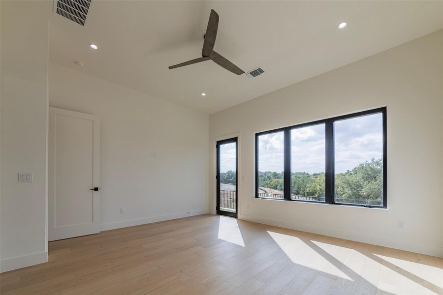 Unfurnished room featuring light wood-style floors, recessed lighting, and ceiling fan