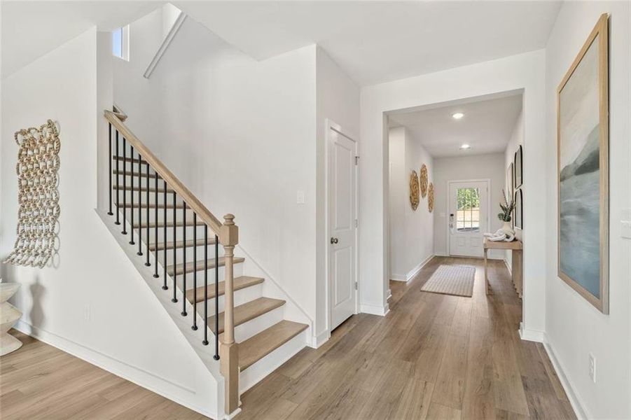 Spacious, unfurnished interior of a new home in , Gainesville (Image 24).