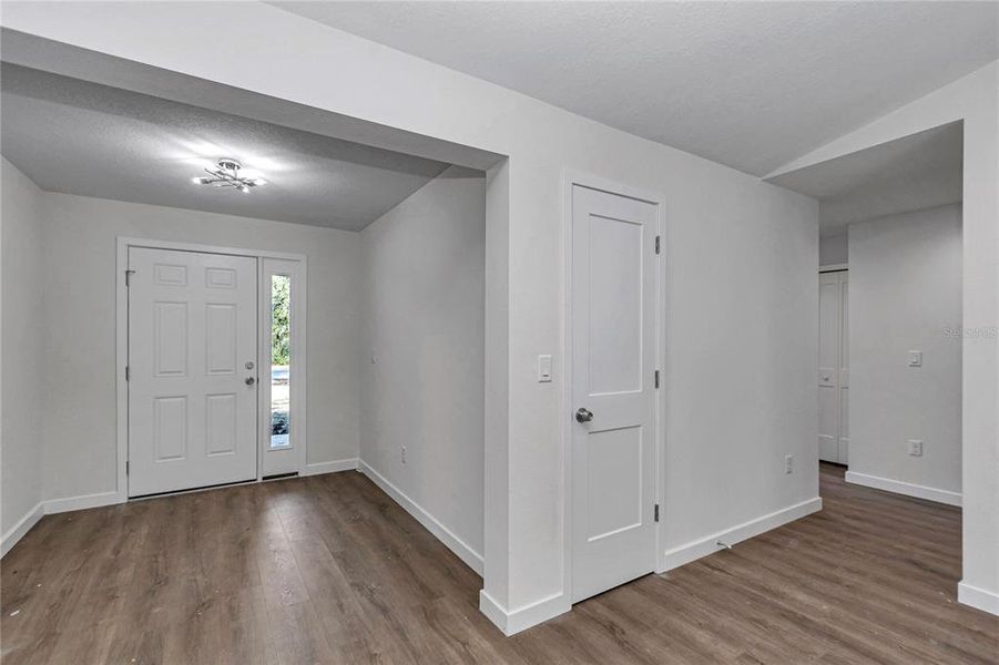 Spacious, unfurnished interior of a new home in , Dunnellon (Image 36).