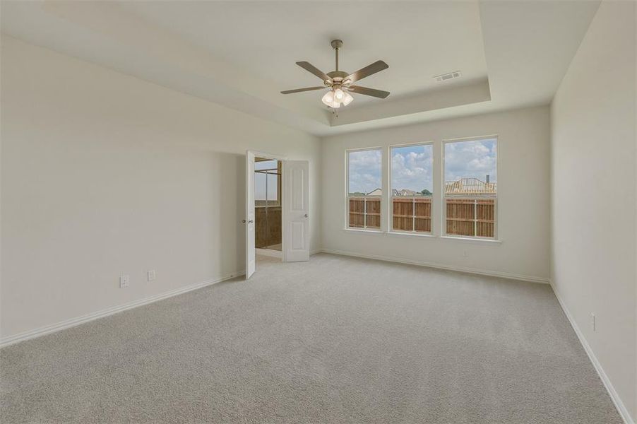 Spacious, unfurnished interior of a new home in Covenant Park, Springtown (Image 23).