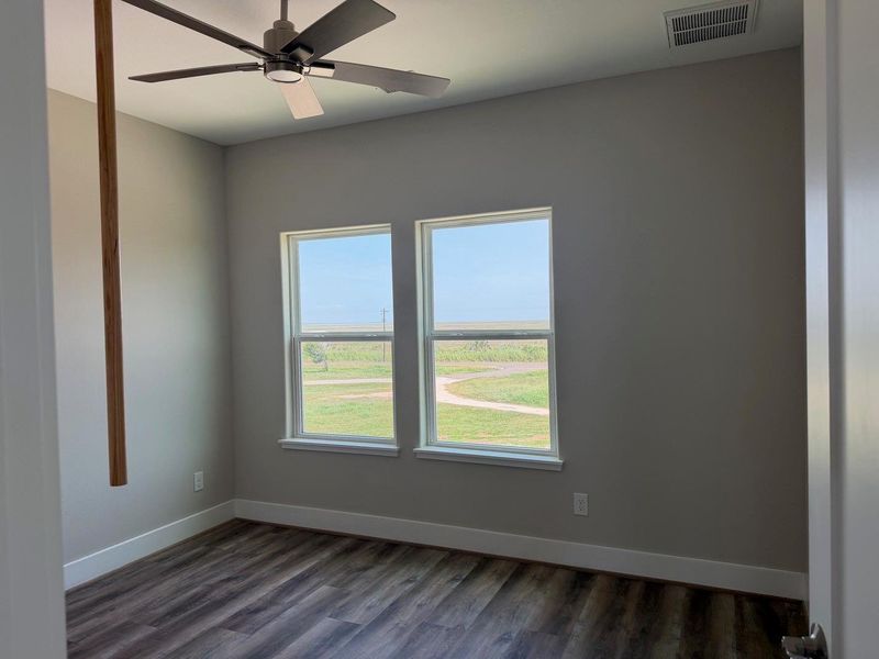 Main floor/2nd Floor bedroom