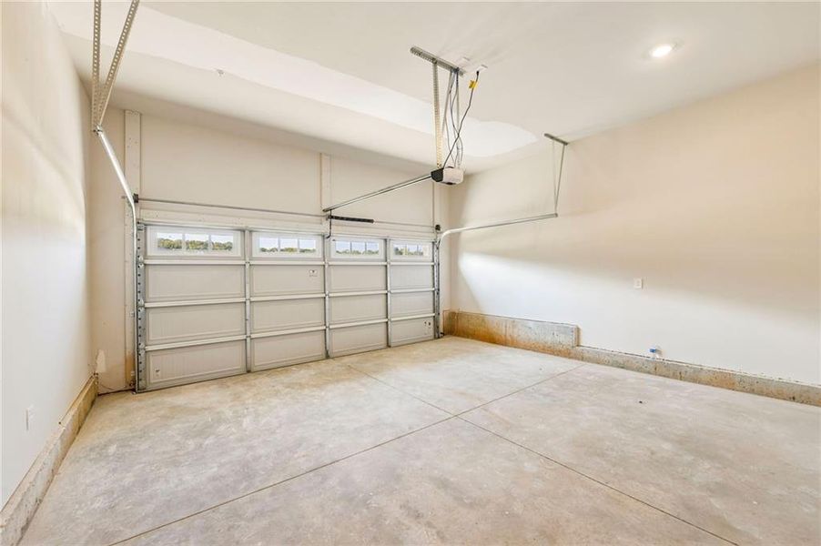 Spacious, unfurnished interior of a new home in Hemingway - Reserve Series, Cumming (Image 48). Spacious, unfurnished interior of a new home in Hemingway - Reserve Series, Cumming (Image 48).