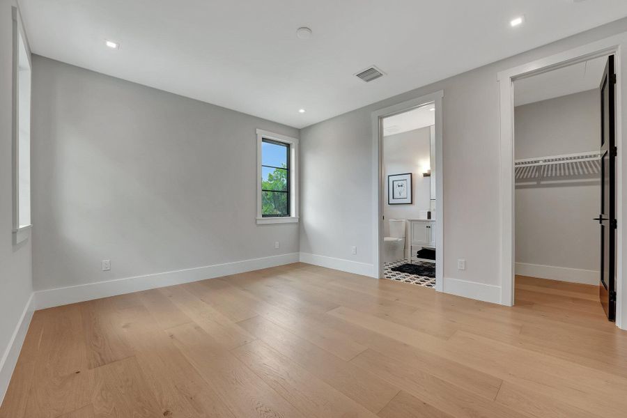 Spacious, unfurnished interior of a new home in , West Palm Beach (Image 18).