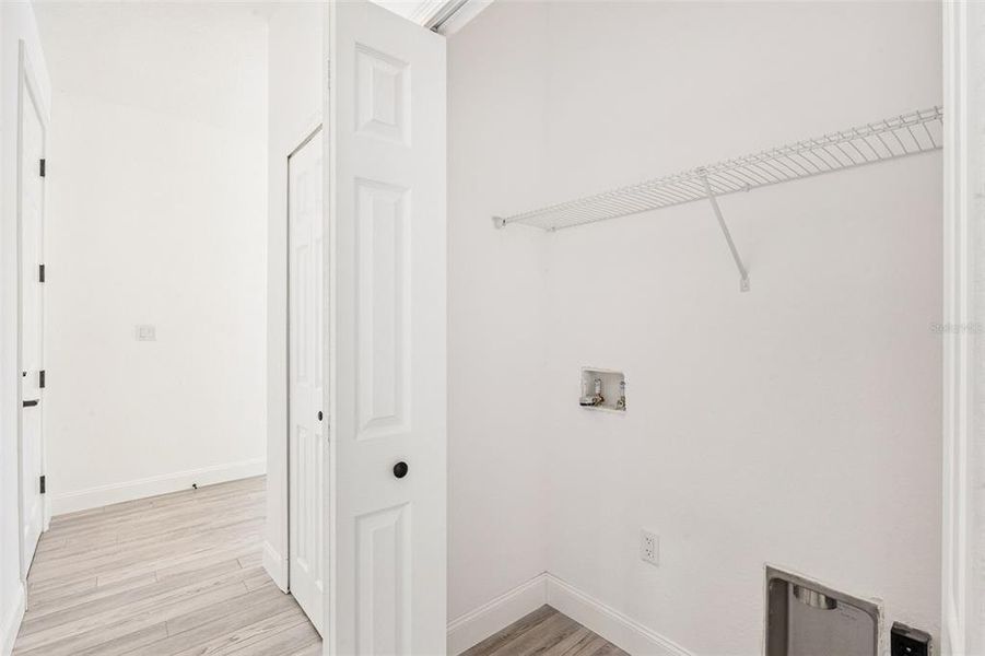 Spacious, unfurnished interior of a new home in , Orlando (Image 14).