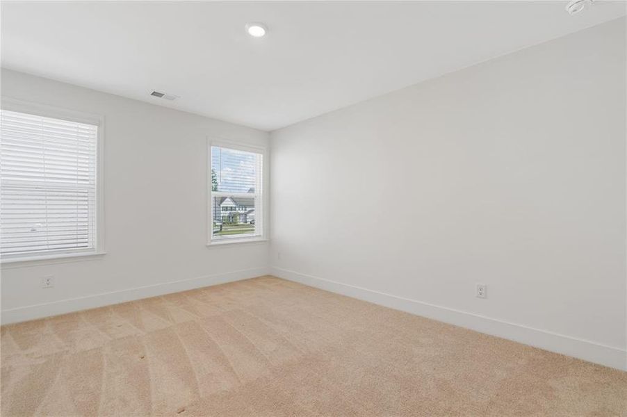 Spacious, unfurnished interior of a new home in , Dallas (Image 45).
