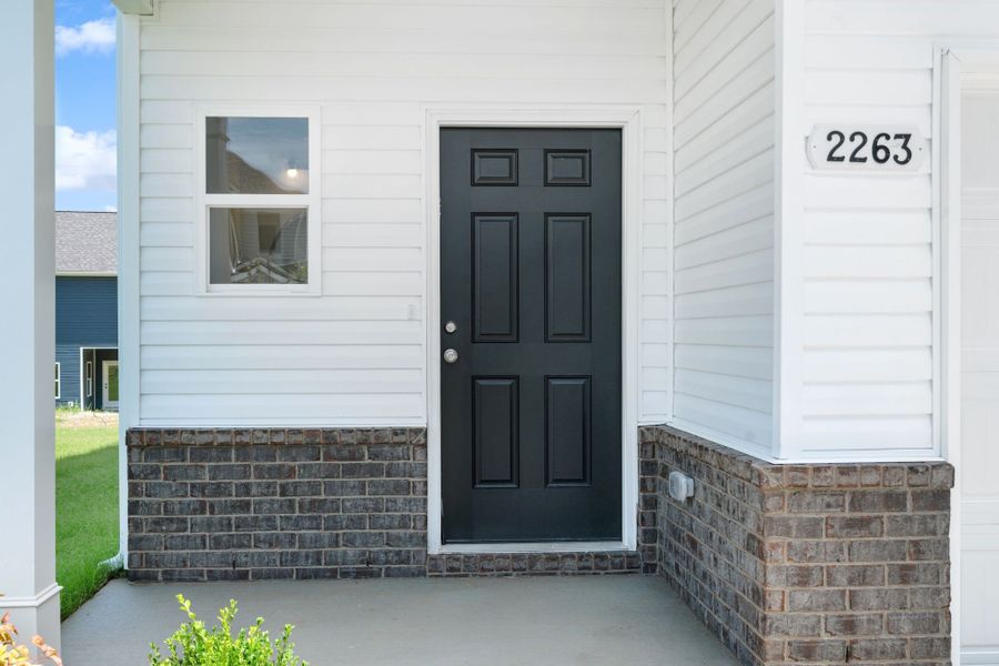 Exterior details and patio area of a home in Jackson Hills, Clarksville (Image 3).